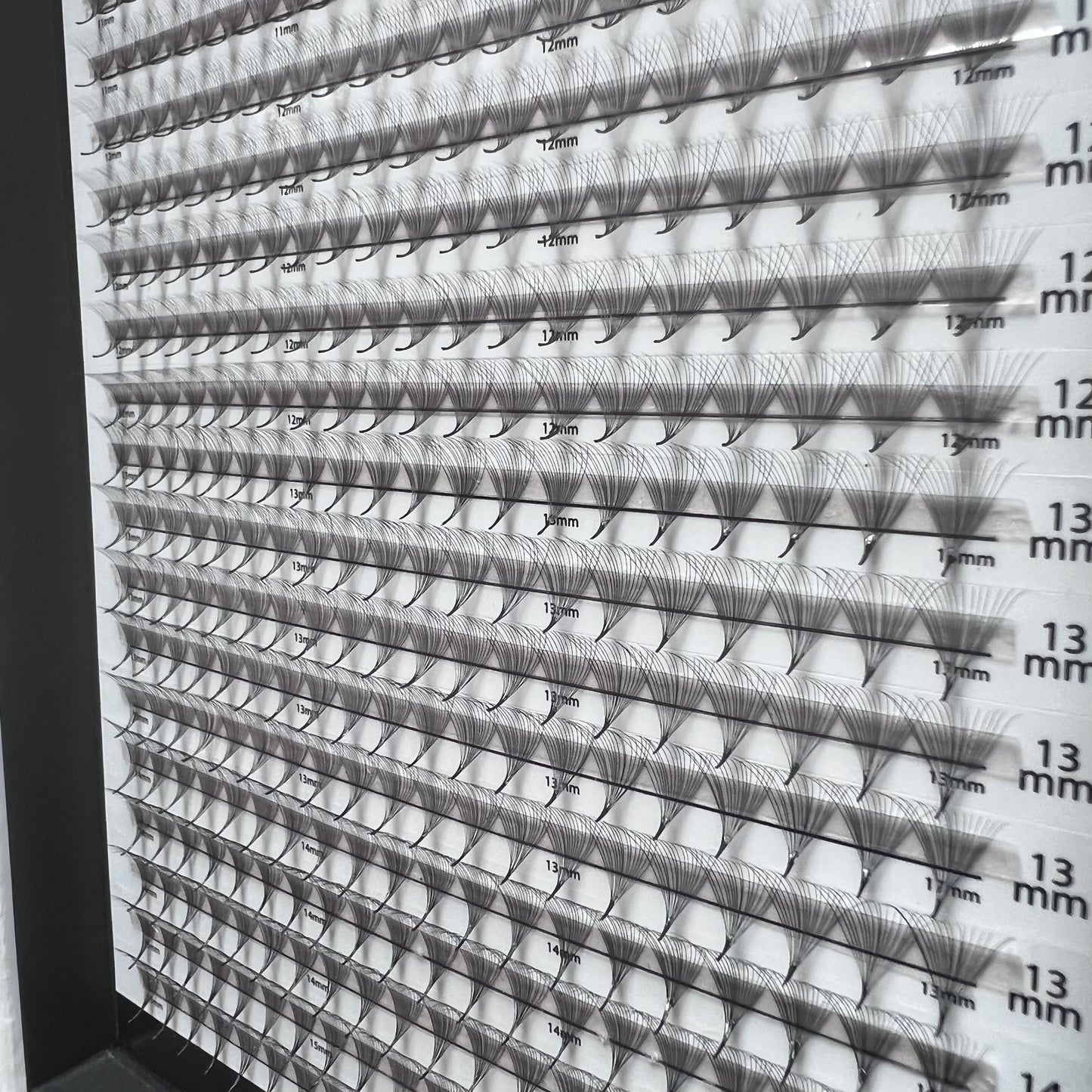 NEW! 16D 0.03 Pro-Made Fan Book (800 Fans)